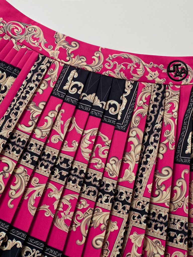 UTAA Blend Buckingham Short Skirt : Women's Dark Pink