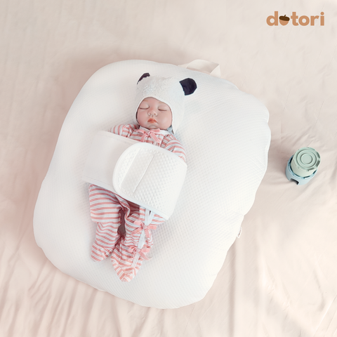 Gối chống trào ngược đa năng 3in1 Dotori có dây dai ôm bé & Vỏ gối làm mát Duraron độc quyền