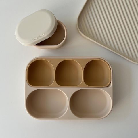 KHAY ĂN DẶM SILICONE ĐẾ HÍT CÓ NẮP DONOMAMAZONE - MADE IN KOREA