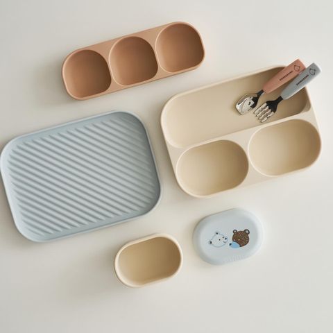 KHAY ĂN DẶM SILICONE ĐẾ HÍT CÓ NẮP DONOMAMAZONE - MADE IN KOREA