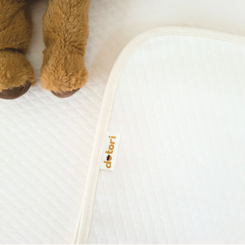 Thảm lót chống thấm Dotori Airy Waterproof Pad Organic Cotton 100% thấm hút tốt - PU cao cấp chống trượt