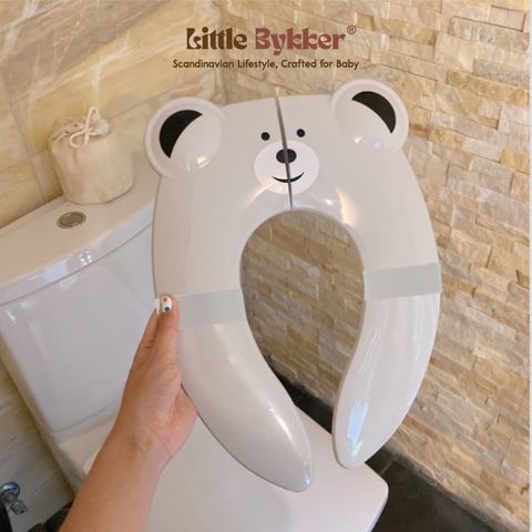 Tấm lót bồn cầu di động gấp gọn cho bé Little Bykker Đan Mạch có túi nhựa chống thấm