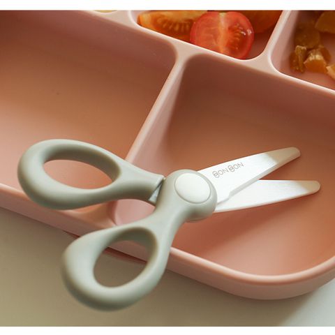 [1 + 1] Kéo sứ Dailylike Bonbon cắt thức ăn cho bé tặng kèm muỗng ăn dặm silicon cho bé - Mua 1 tặng 1