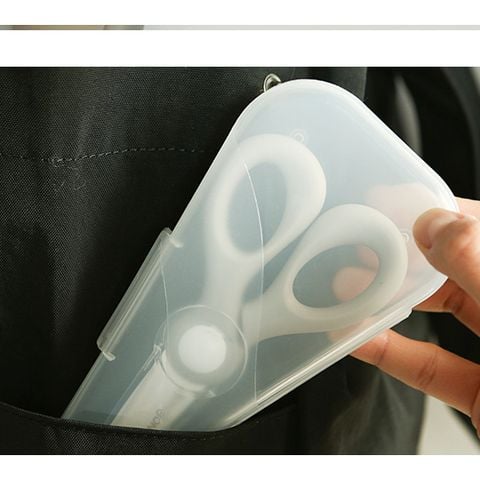 Kéo sứ Dailylike Bonbon cắt thức ăn cho bé tặng kèm muỗng ăn dặm silicon cho bé