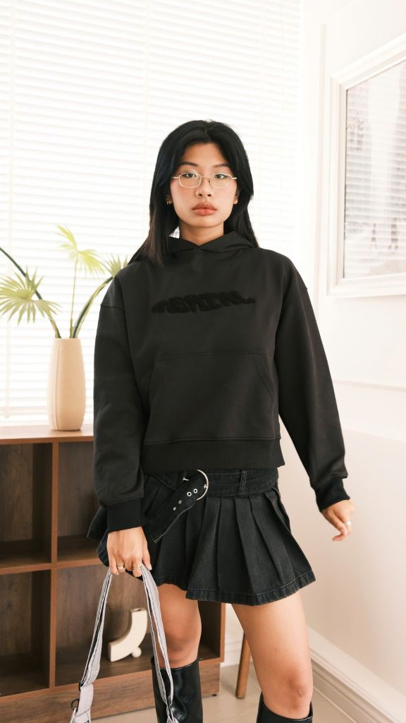 MENTAL RUFFLED EMBROIDERY OVAL HOODIE /BOXY/