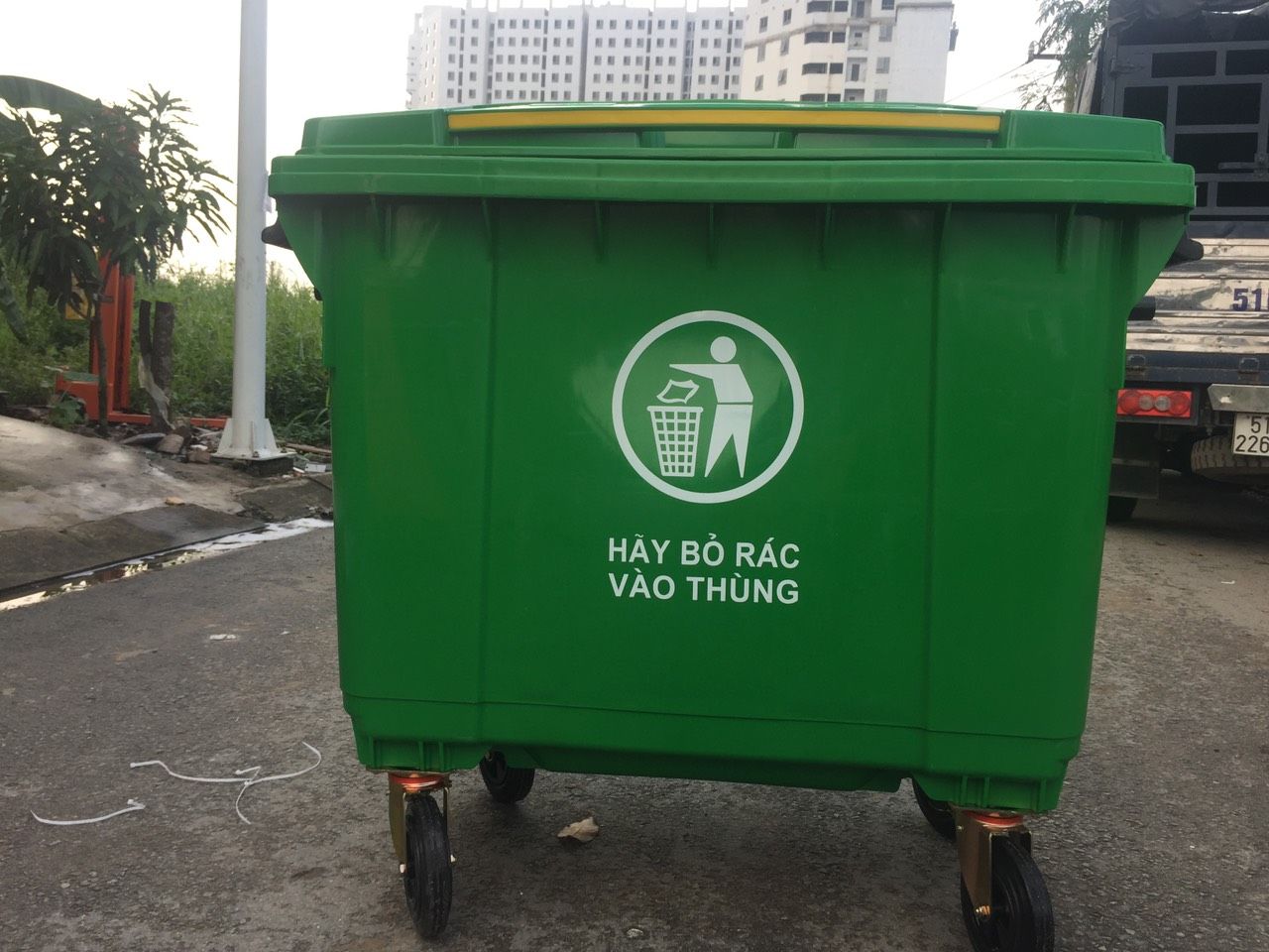  Thùng rác 660B - màu xanh 
