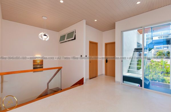 VT-MER-LC.ARIA AZ 107