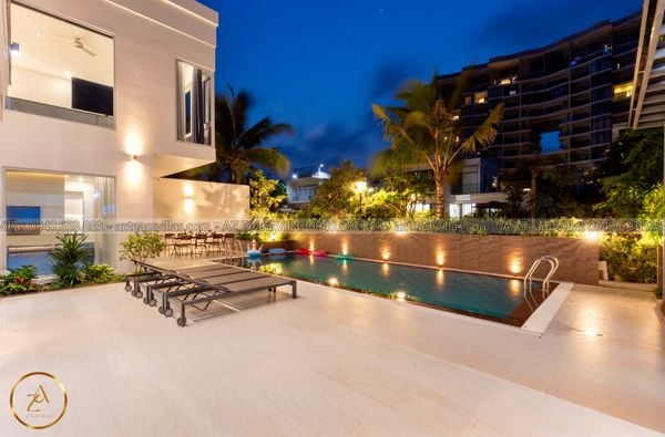 VT-MER-LC.ARIA AZ 107