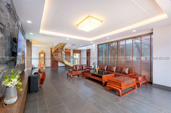 VT-MER-LC.ARIA AZ 105