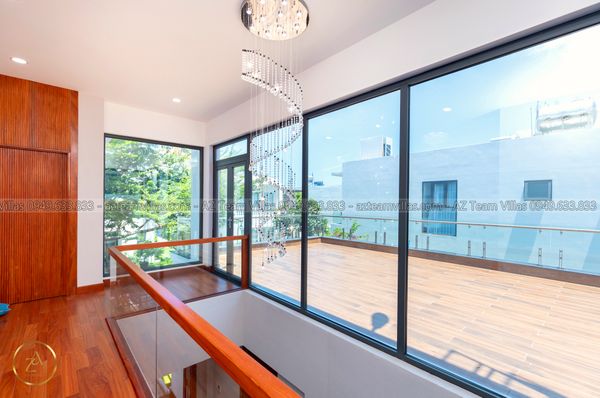 VT-MER-LC.ARIA AZ 105