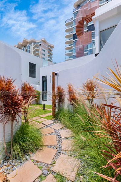 VT-MER-LC.ARIA AZ 104