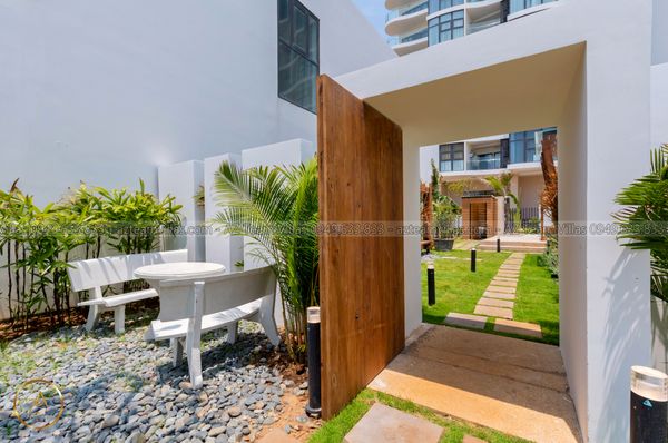 VT-MER-LC.ARIA AZ 104