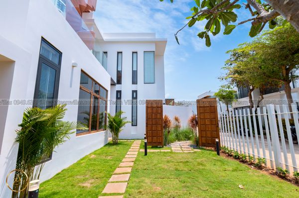 VT-MER-LC.ARIA AZ 104