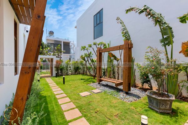 VT-MER-LC.ARIA AZ 104