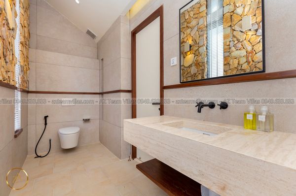 VT-MER-LC.ARIA AZ 104