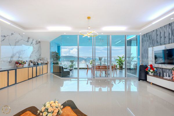 VT-TRUHO Penthouse AZ 31i