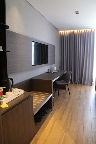 PREMIER - CLASSIC TWIN CITY VIEW