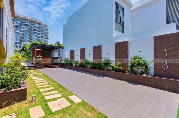 VT-MER-LC.ARIA AZ 107