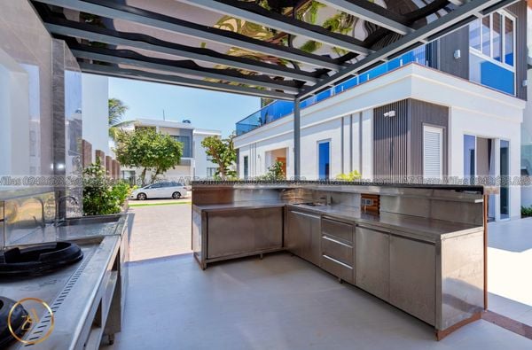 VT-MER-LC.ARIA AZ 107