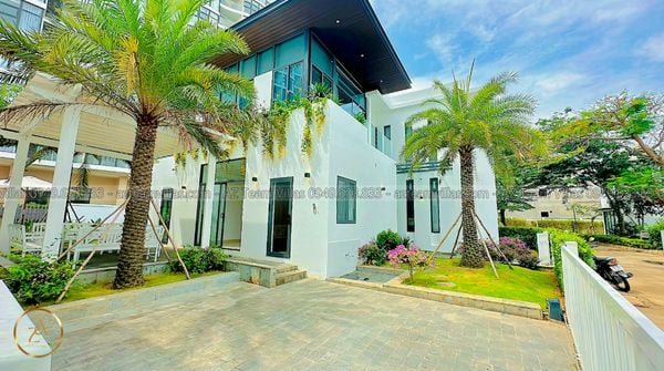 VT-MER-LC.ARIA AZ 106