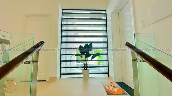 VT-MER-LC.ARIA AZ 106