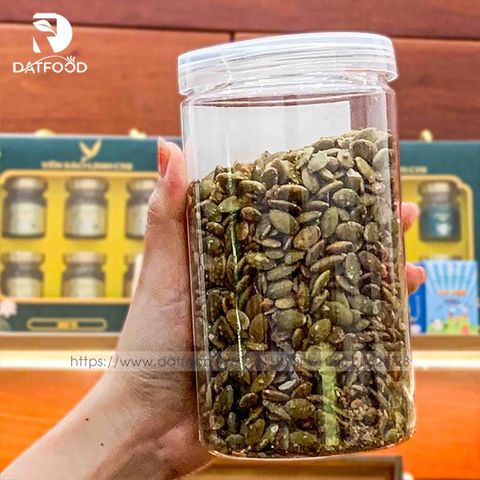 Nhân hạt bí xanh rang tỏi ớt Đạt Food hũ 370g