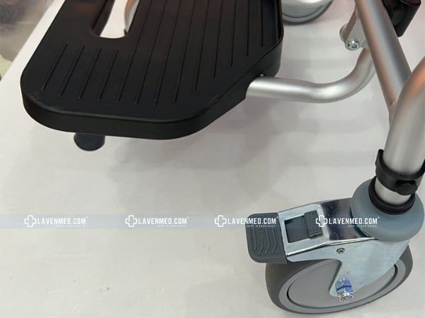 Bánh xe có khóa chống trượt xe của Ghế bô đa năng GBM 016