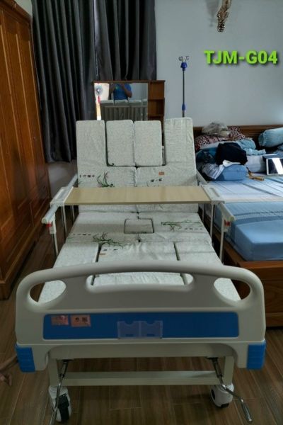 Giường bệnh nhân 4 tay quay Tajermy G04