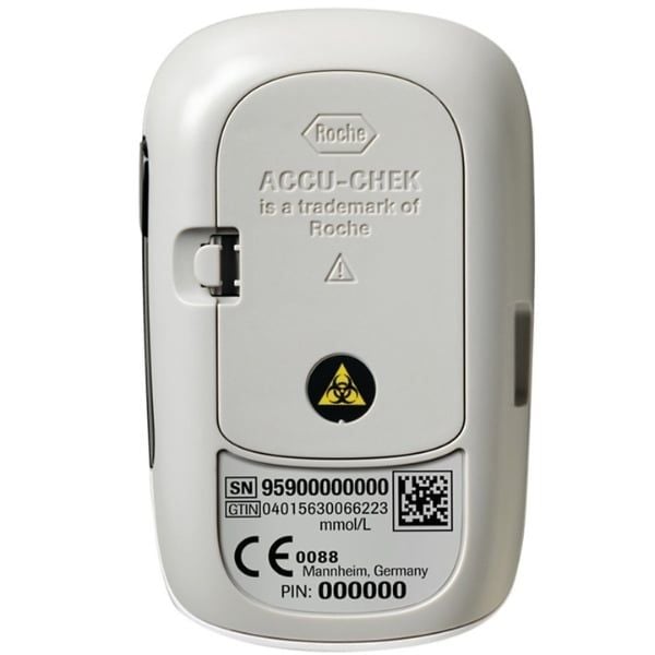 Mặt sau của Máy đo đường huyết Accu Chek Instant