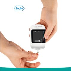  Máy đo đường huyết Accu Chek Instant 