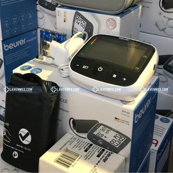 Máy đo huyết áp điện tử Beurer BM40 có kèm adapter dễ dàng đo huyết áp