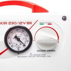  Máy hút dịch Cami New Askir 230/12V BR trên xe cứu thương 