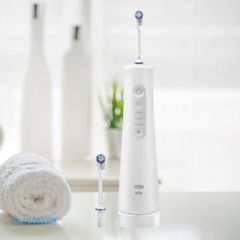  Máy tăm nước Oral-B Aquacare 6 
