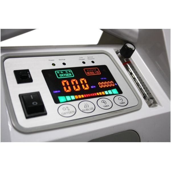 Màn hình LCD hiển thị các chỉ số của Máy tạo oxy 5 lít AngelBiss Angel 5S