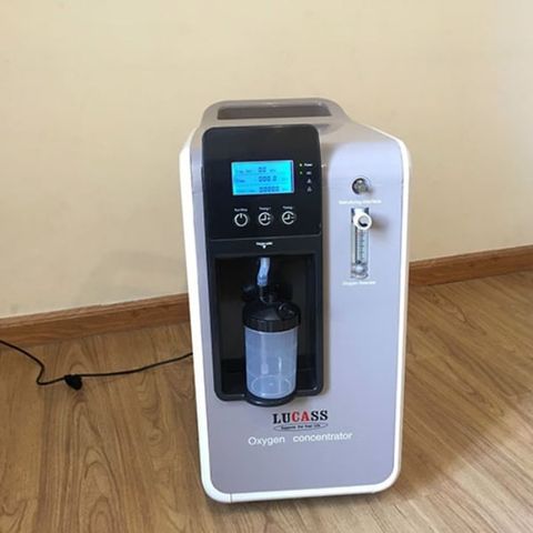 Máy tạo oxy 5 lít/phút Lucass SZ 5BW có khí dung