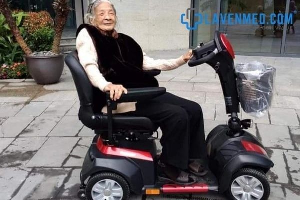 Xe điện 4 bánh Eurocare Miracle chạy 30km/h, tốc độ lớn nhất 10km/h có