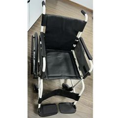  Xe lăn Miki VS-1 có chỗ để cọc truyền - Nhật Bản 