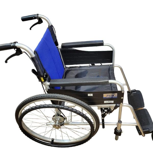 Xe lăn tay Miki BAL-1 (Nhật Bản) hợp kim nhôm siêu nhẹ chỉ 12kg