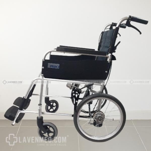 Xe lăn tay Miki USG-2 chất liệu siêu nhẹ chỉ 10.7kg đến từ Nhật Bản