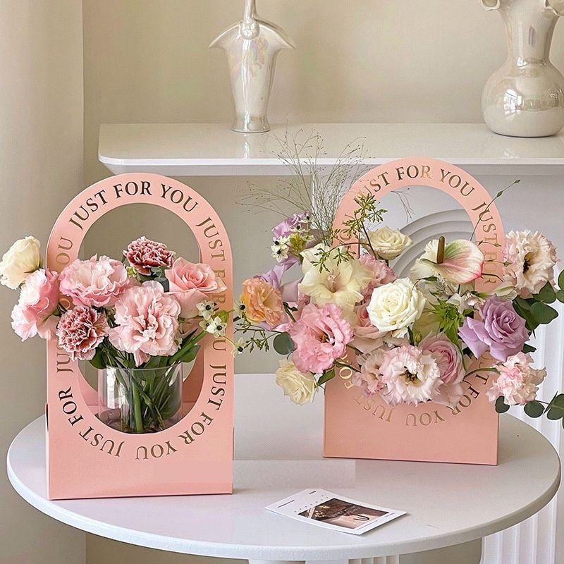 Set of 10 Paper bag with flowers with letter border