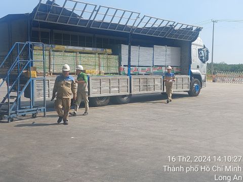  Vận chuyển hàng hoá nội địa 