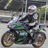  Kawasaki Ninja 400 