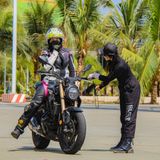  Honda CB300R 