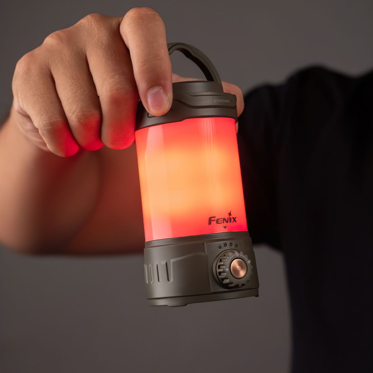  Đèn pin cắm trại FENIX CL26R Pro độ sáng 650 lumen pin 21700 sạc USB-C chiếu tỏa 360 độ 