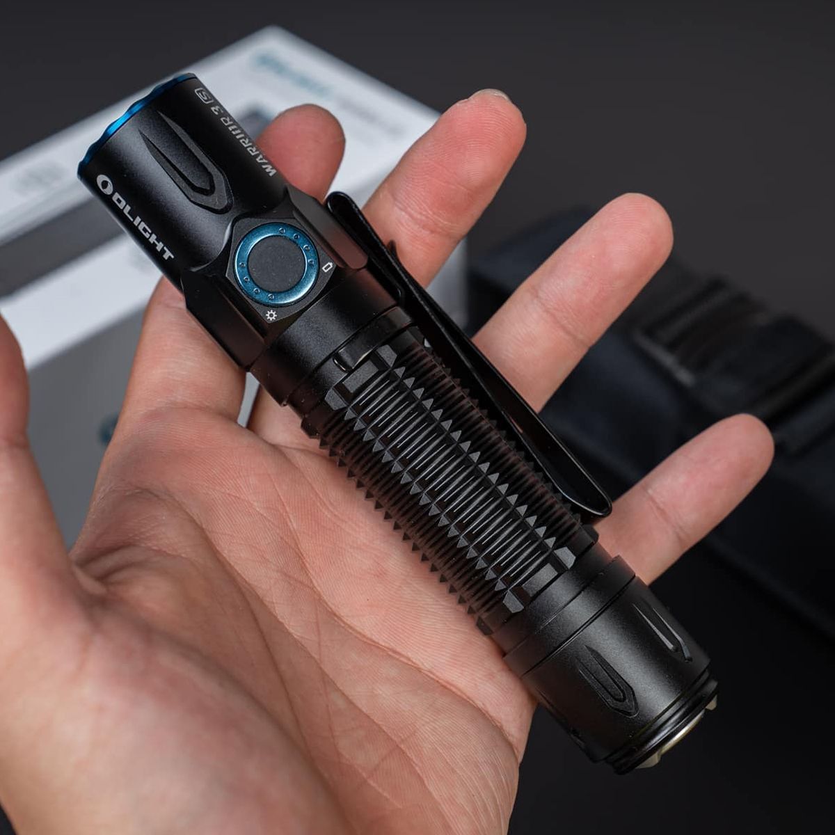  Đèn pin cắm trại OLIGHT WARRIOR 3S độ sáng 2300 lumen chiếu xa 300m 