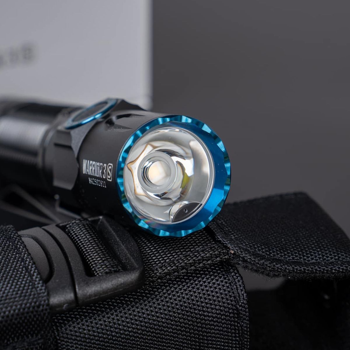  Đèn pin cắm trại OLIGHT WARRIOR 3S độ sáng 2300 lumen chiếu xa 300m 
