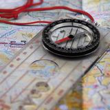  La Bàn Bản Đồ Coghlans Deluxe Map Compass 