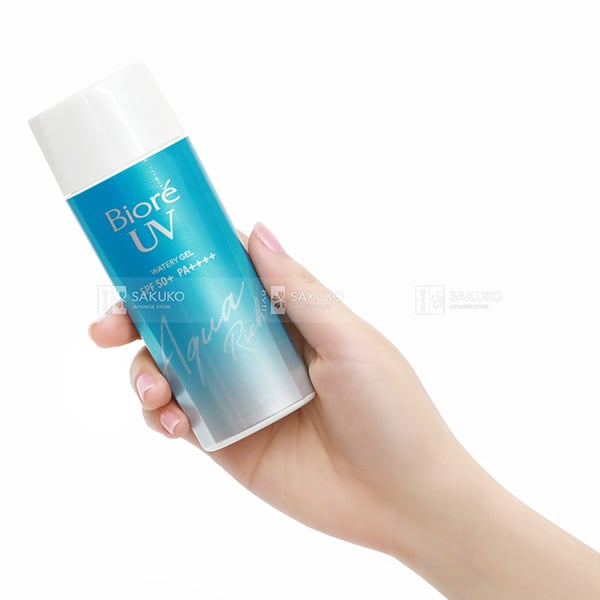 Biore UV Aqua Rich Watery Gel có chứa thành phần dưỡng ẩm