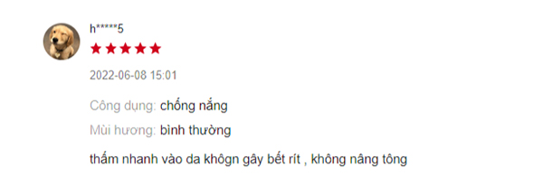 Người dùng nhận xét sản phẩm thấm nhanh, không gây bết dính và không nâng tone da.