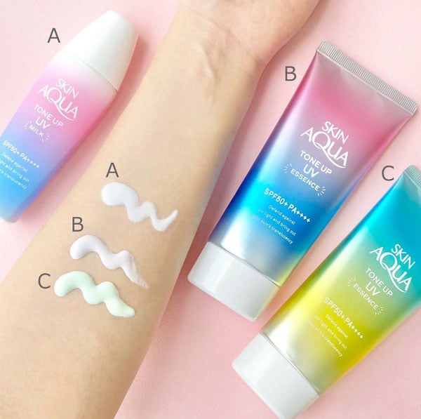 Sử dụng kem chống nắng vật lý lai hóa học Skin Aqua trên da